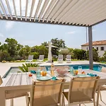 Sunset Villa